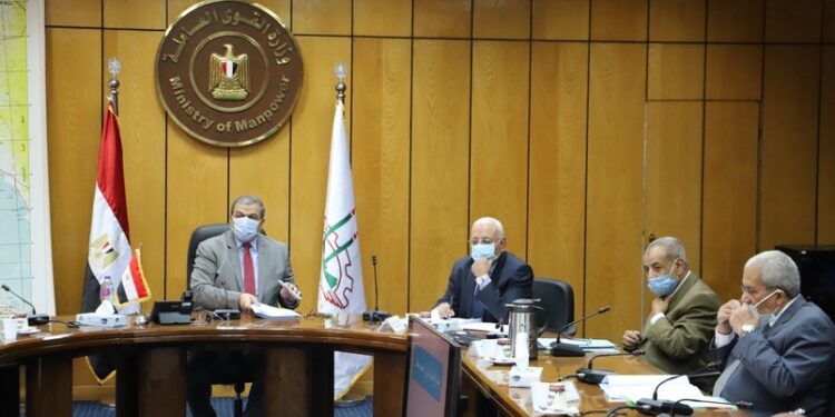 صرف 345 مليون جنيه لـ 161 ألف عامل بـ 2365 منشأة بالسياحة