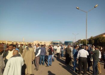 عمال الالومنيوم