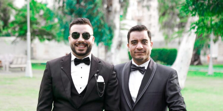 رجل الأعمال محمد رمضان يهنئ شقيقة عبدالرحمن بمناسبة عقد قرانه