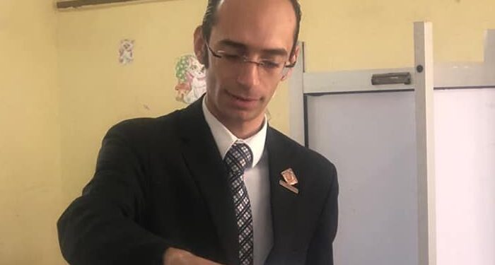 النائب محمد عزيز
