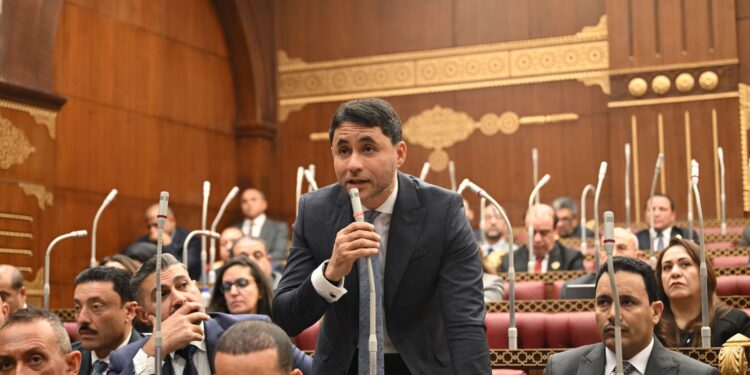 النائب محمد مظلوم يطالب بإطلاق منصة ذكية موحدة للاستثمار والتراخيص لتيسير جذب الاستثمارات الأجنبية
