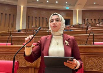 النائبة بثينة أبو زيد تشيد بتعهد وزير النقل بسداد الديون بالكامل
