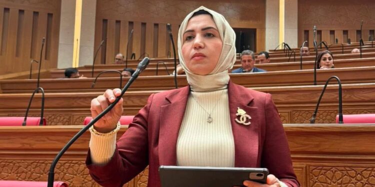 النائبة بثينة أبو زيد تشيد بتعهد وزير النقل بسداد الديون بالكامل
