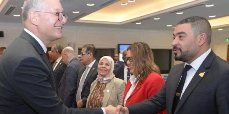 النائب أحمد رجب الشافعي يطرح علي وزير البترول توطين صناعة “البولي إيثر بوليول بمصر “.. ويؤكد: ستحقق صادرات سنوية 500 مليار دولار