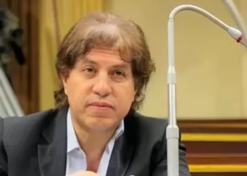 بسبب إهانة أهالي الشرقية.. النائب ثروت سويلم يطالب بإقالة مصطفى كامل نقيب الموسيقيين ويتقدم ببلاغ ضده