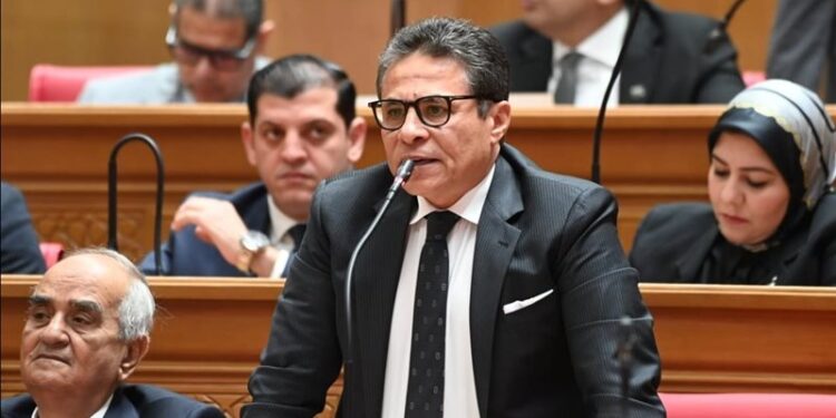 النائب طاهر الخولي يطالب بسرعة تنفيذ توصيات تعويضات أهالي عزبة خير الله في مصر القديمة