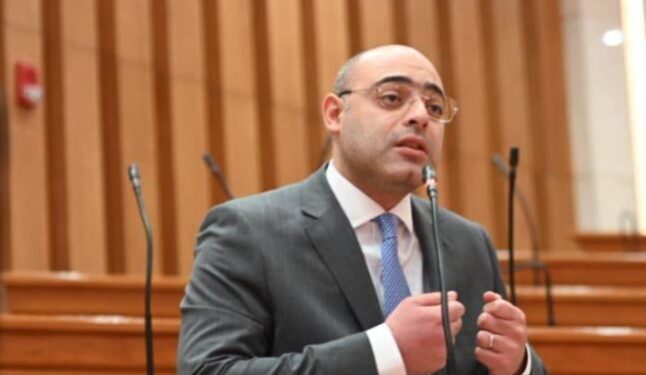 النائب أحمد علاء فايد يتقدم بطلب إحاطة بشأن سوء التخطيط المروري بالقاهرة الجديدة وتحويل أجزاء من الشوارع لساحات انتظار مدفوعة الأجر