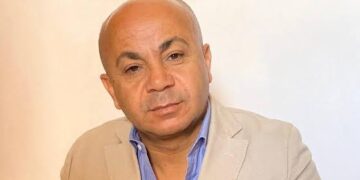 الكاتب الصحفي والإعلامي بشير حسن يفتح النار على مصطفى كامل: أخطأت في حق الشراقوة ولا تخلط بين الوطنية والإساءة
